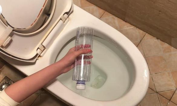 每天都要使用的馬桶堵了怎么辦？怕什么，這幾招幫你輕松解決！